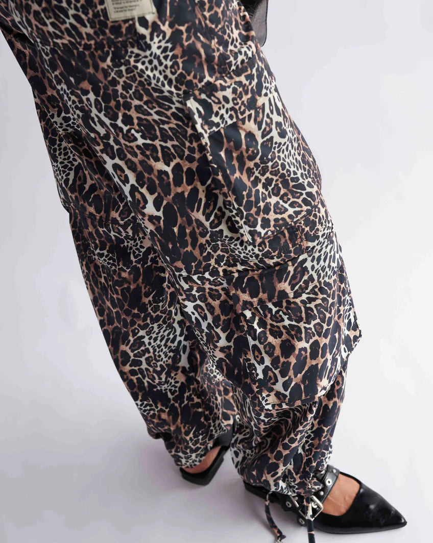 Leo Parachute Pant